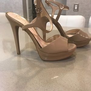 Jessica Simpson nude heals. Size 6.5